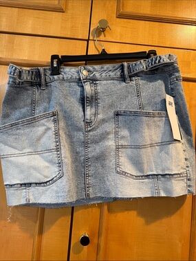 Light Wash Denim Mini Skirt with Front Patch Pockets Madden NYC🍀🍀